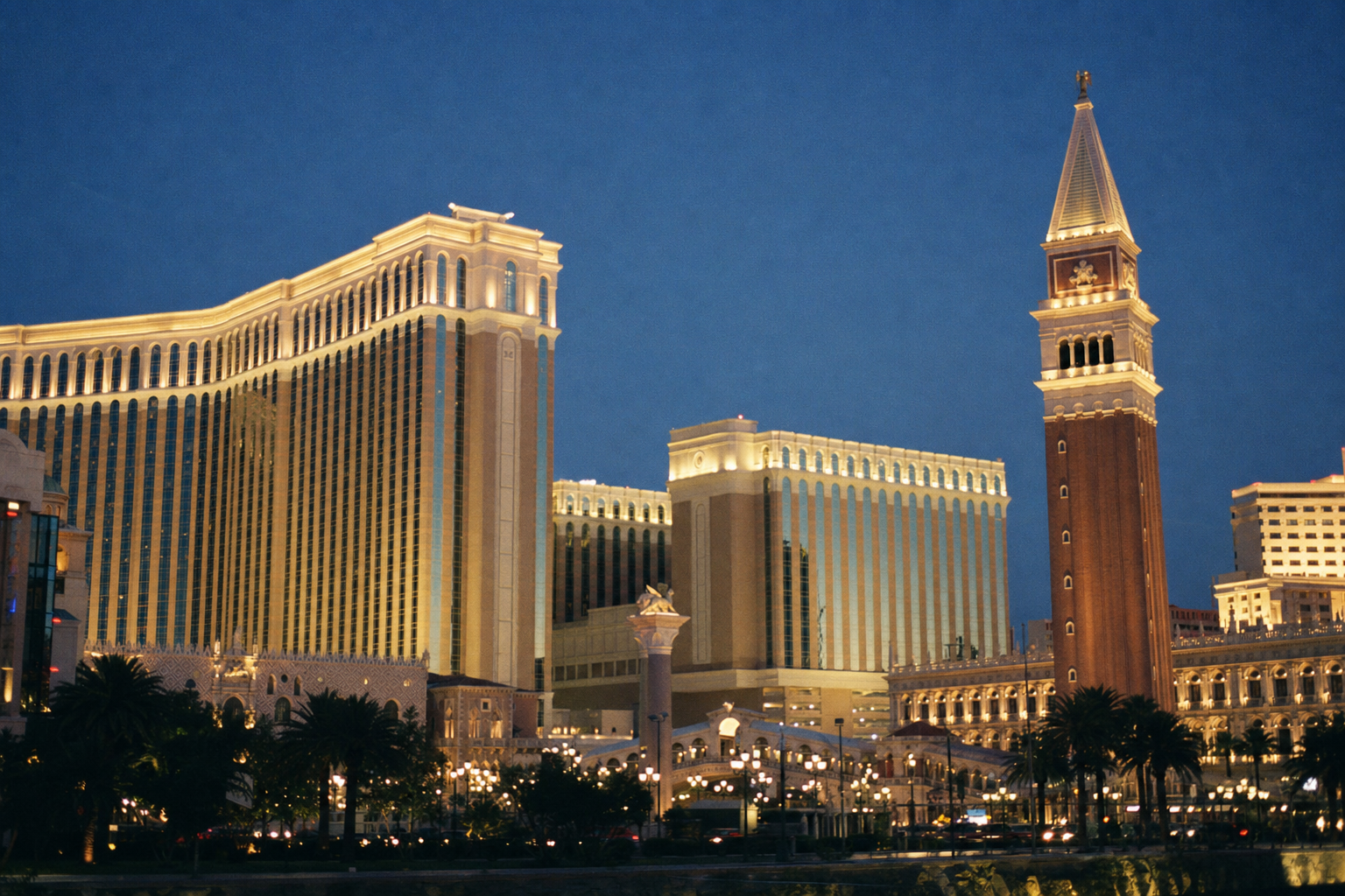 The Venetian, Las Vegas at dusk